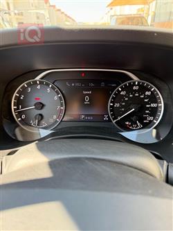 نيسان فرونتر